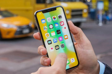 外媒爆料：苹果正准备为iPhone换新装 屏下指纹、去刘海